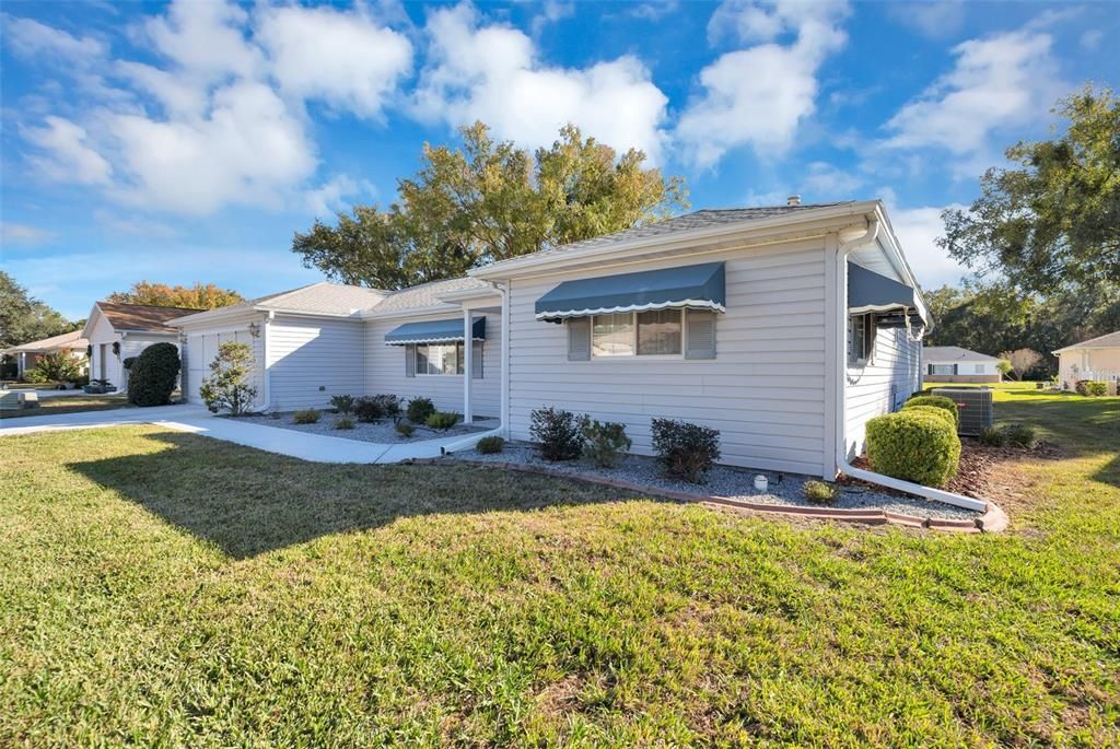 For Sale: $289,900 (2 beds, 2 baths, 1872 Square Feet)