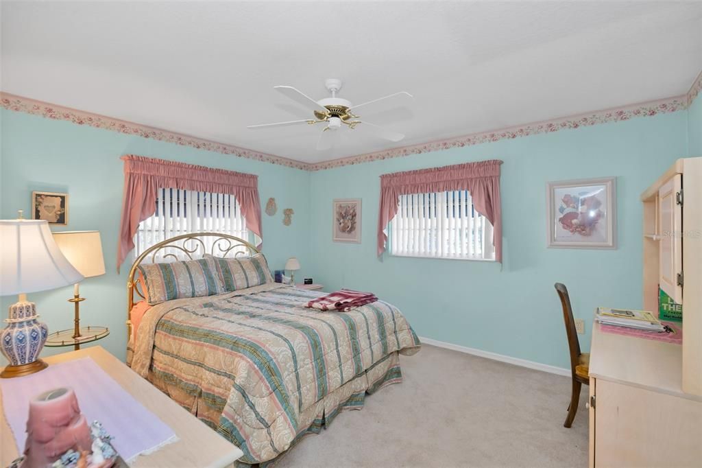 For Sale: $289,900 (2 beds, 2 baths, 1872 Square Feet)