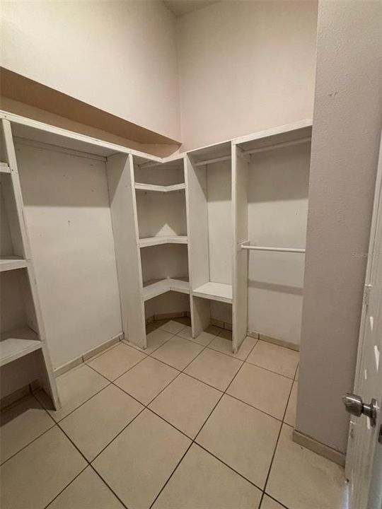 For Rent: $2,700 (4 beds, 2 baths, 1802 Square Feet)