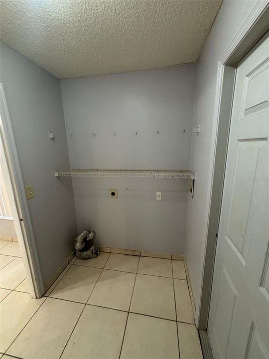 For Rent: $2,700 (4 beds, 2 baths, 1802 Square Feet)