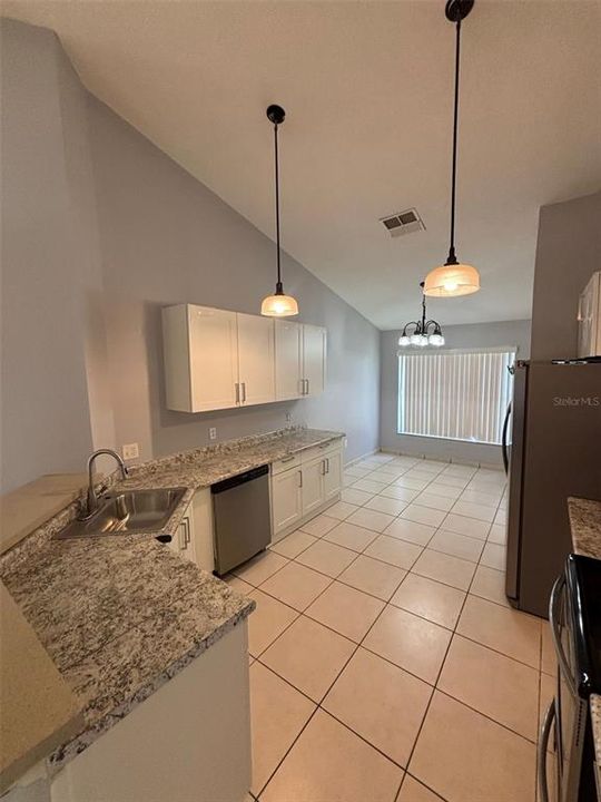 For Rent: $2,700 (4 beds, 2 baths, 1802 Square Feet)