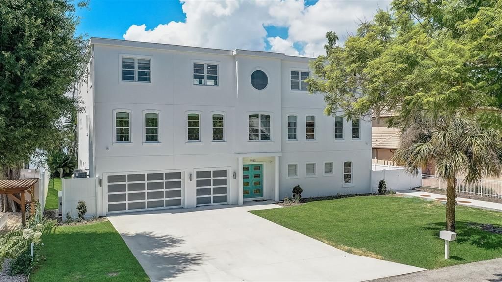 For Sale: $7,000,000 (6 beds, 6 baths, 7280 Square Feet)