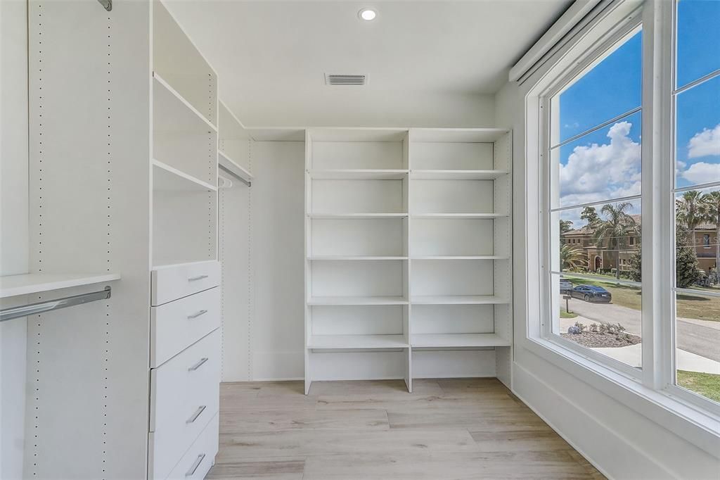 For Sale: $7,000,000 (6 beds, 6 baths, 7280 Square Feet)