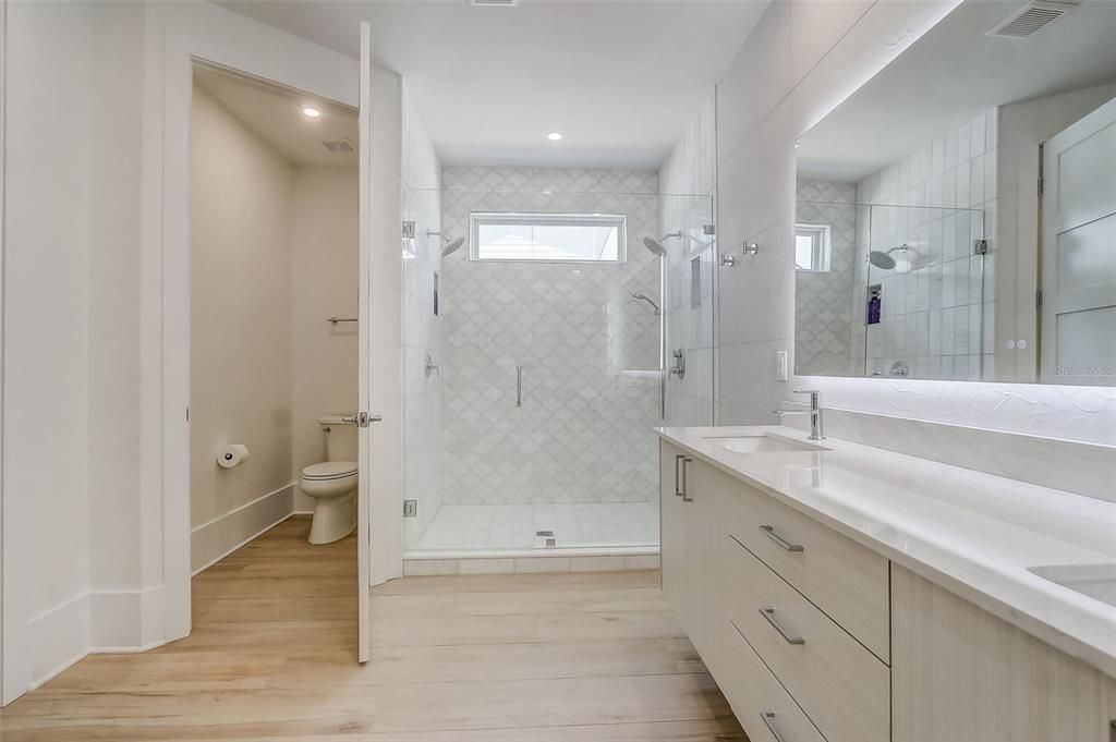 For Sale: $7,000,000 (6 beds, 6 baths, 7280 Square Feet)