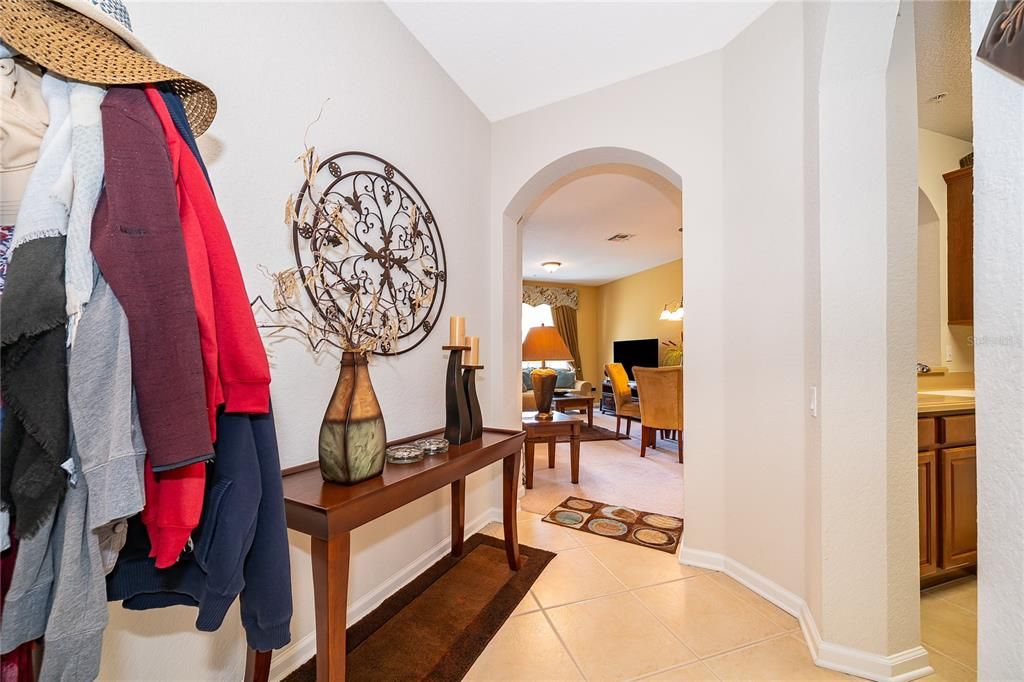 For Sale: $399,490 (2 beds, 2 baths, 1112 Square Feet)