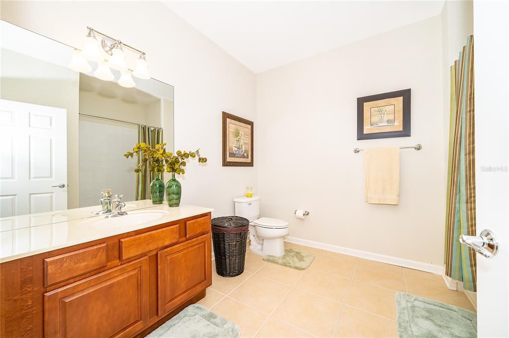 For Sale: $399,490 (2 beds, 2 baths, 1112 Square Feet)