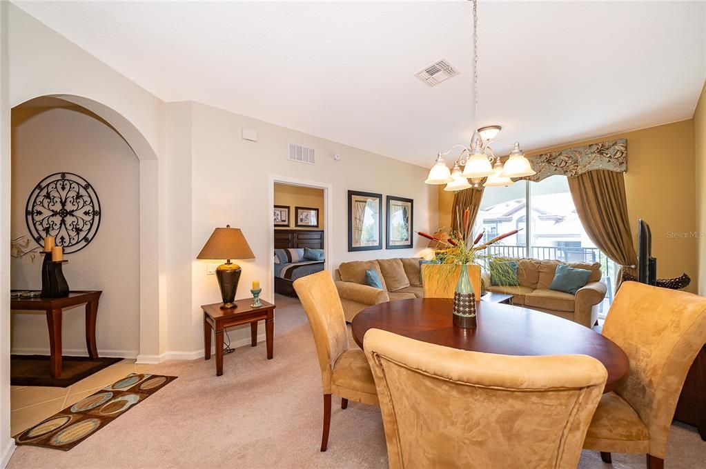 For Sale: $399,490 (2 beds, 2 baths, 1112 Square Feet)