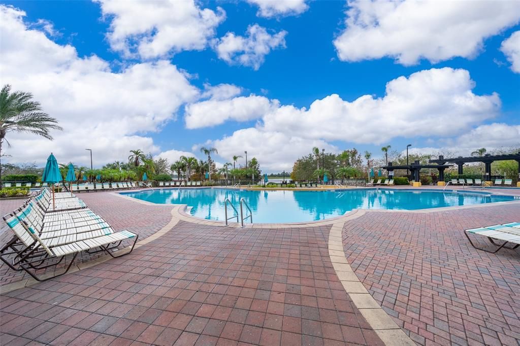 For Sale: $399,490 (2 beds, 2 baths, 1112 Square Feet)
