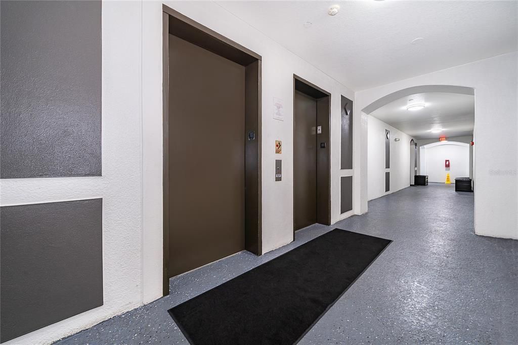 For Sale: $399,490 (2 beds, 2 baths, 1112 Square Feet)