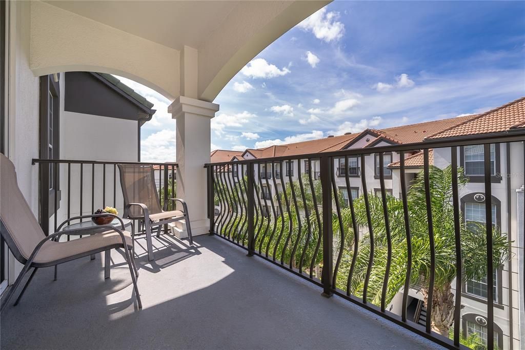 For Sale: $399,490 (2 beds, 2 baths, 1112 Square Feet)