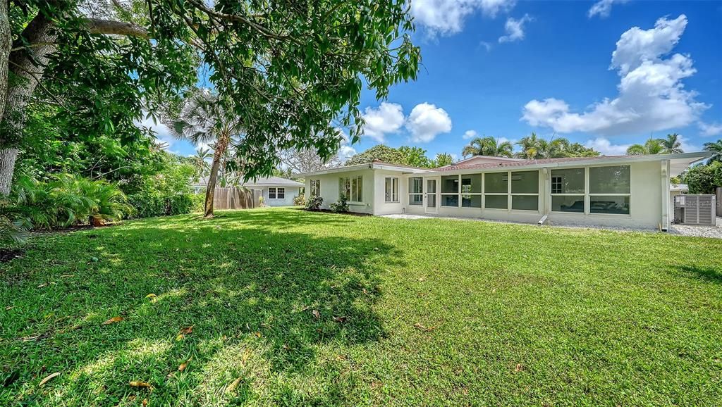 For Sale: $869,000 (3 beds, 3 baths, 2564 Square Feet)