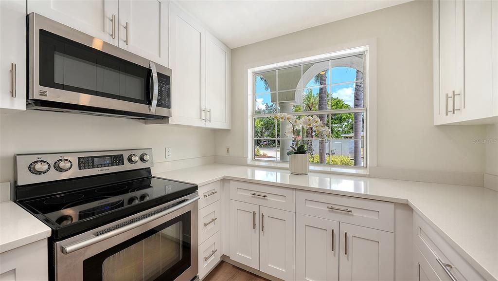 For Sale: $869,000 (3 beds, 3 baths, 2564 Square Feet)