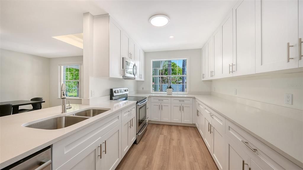 For Sale: $869,000 (3 beds, 3 baths, 2564 Square Feet)