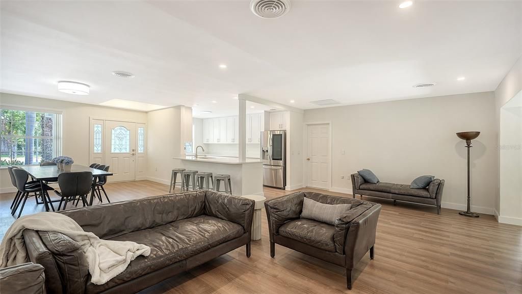 For Sale: $869,000 (3 beds, 3 baths, 2564 Square Feet)