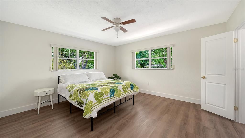 For Sale: $869,000 (3 beds, 3 baths, 2564 Square Feet)