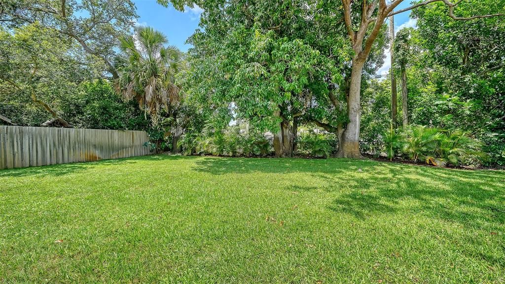 For Sale: $869,000 (3 beds, 3 baths, 2564 Square Feet)
