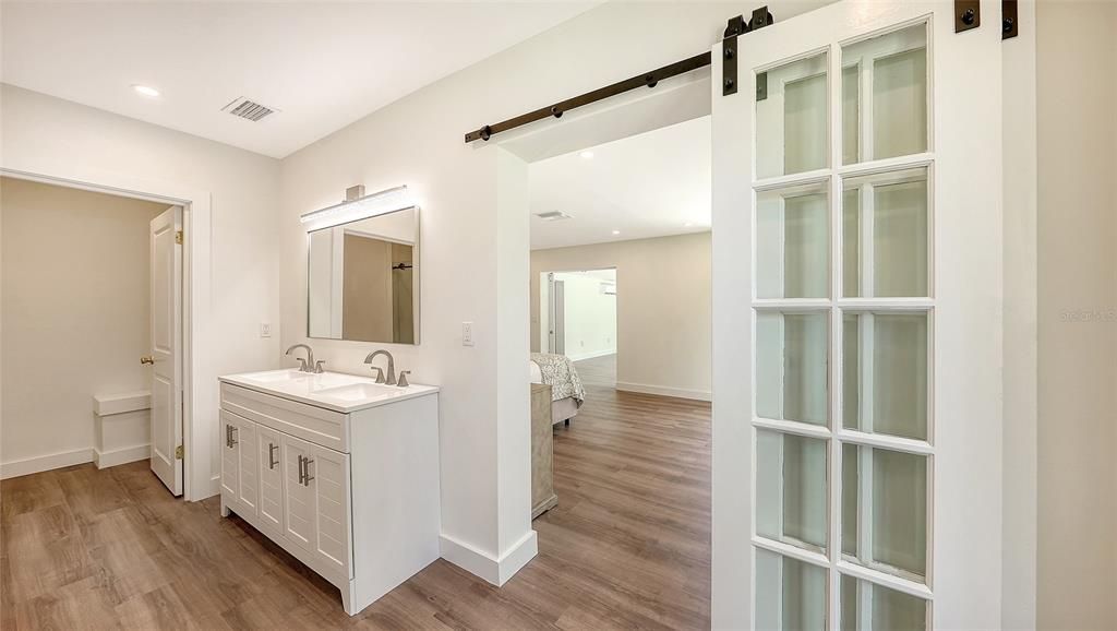 For Sale: $869,000 (3 beds, 3 baths, 2564 Square Feet)
