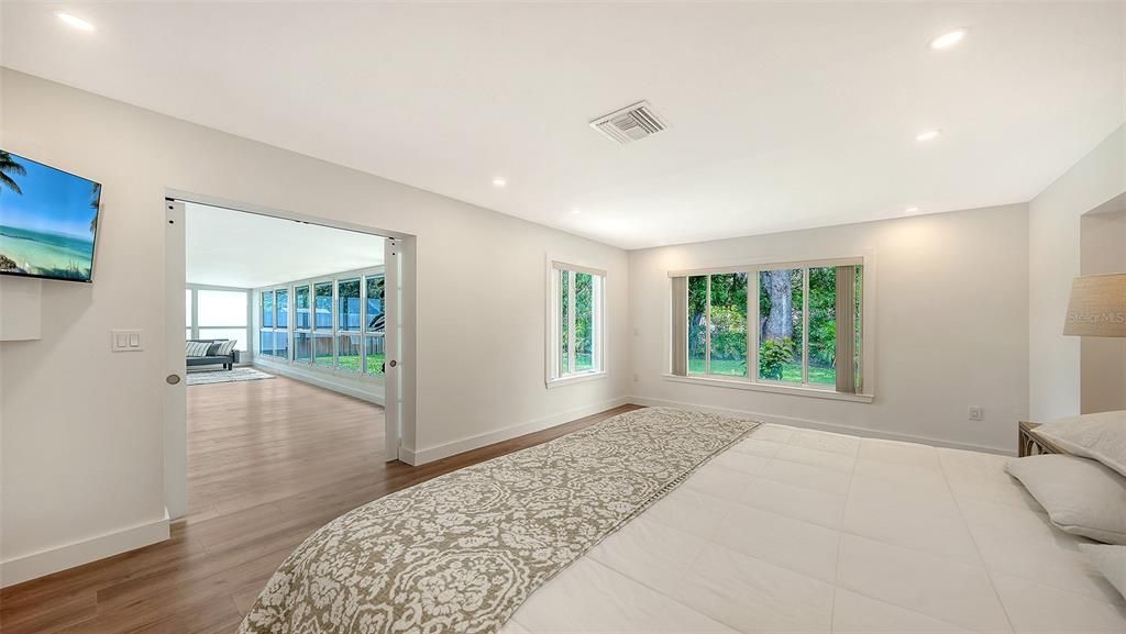 For Sale: $869,000 (3 beds, 3 baths, 2564 Square Feet)