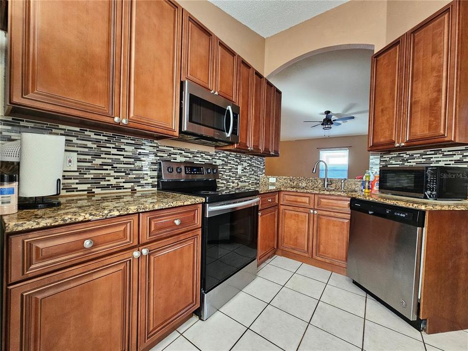 For Sale: $370,000 (4 beds, 3 baths, 1588 Square Feet)