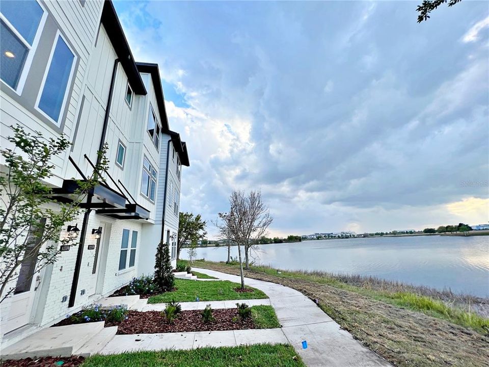 For Sale: $598,000 (3 beds, 3 baths, 1998 Square Feet)