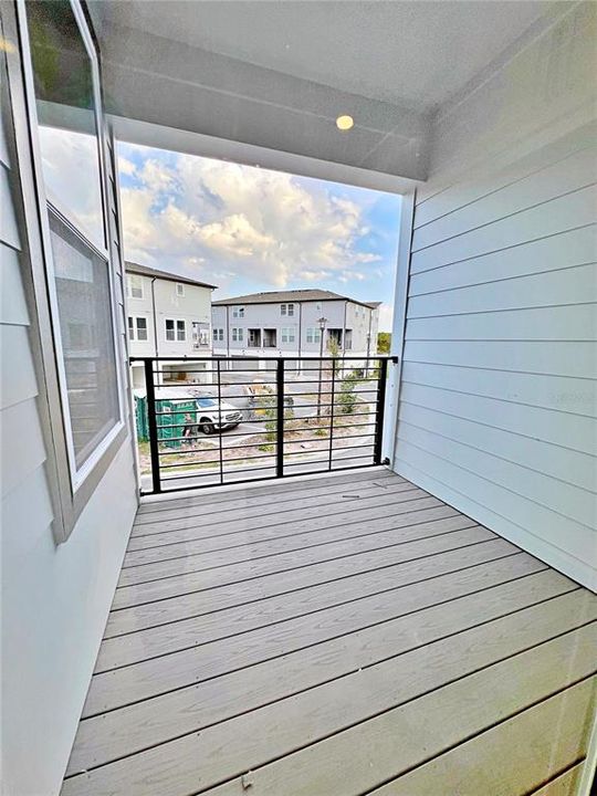 For Sale: $598,000 (3 beds, 3 baths, 1998 Square Feet)