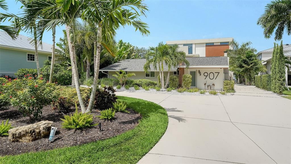 En Venta: $4,995,000 (5 camas, 5 baños, 4691 Pies cuadrados)