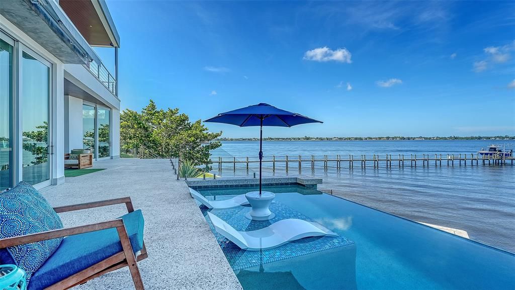 En Venta: $4,995,000 (5 camas, 5 baños, 4691 Pies cuadrados)