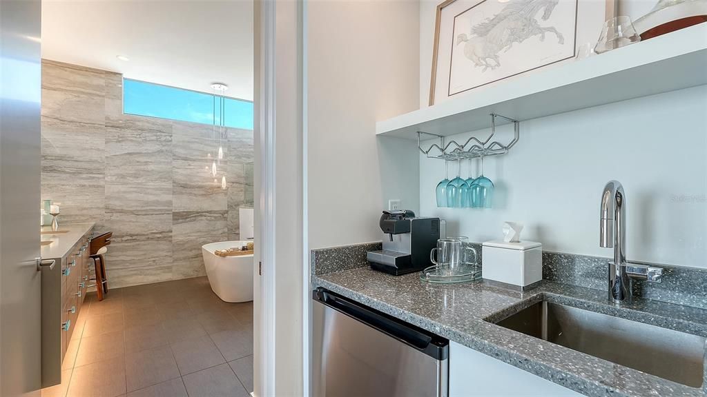En Venta: $4,995,000 (5 camas, 5 baños, 4691 Pies cuadrados)