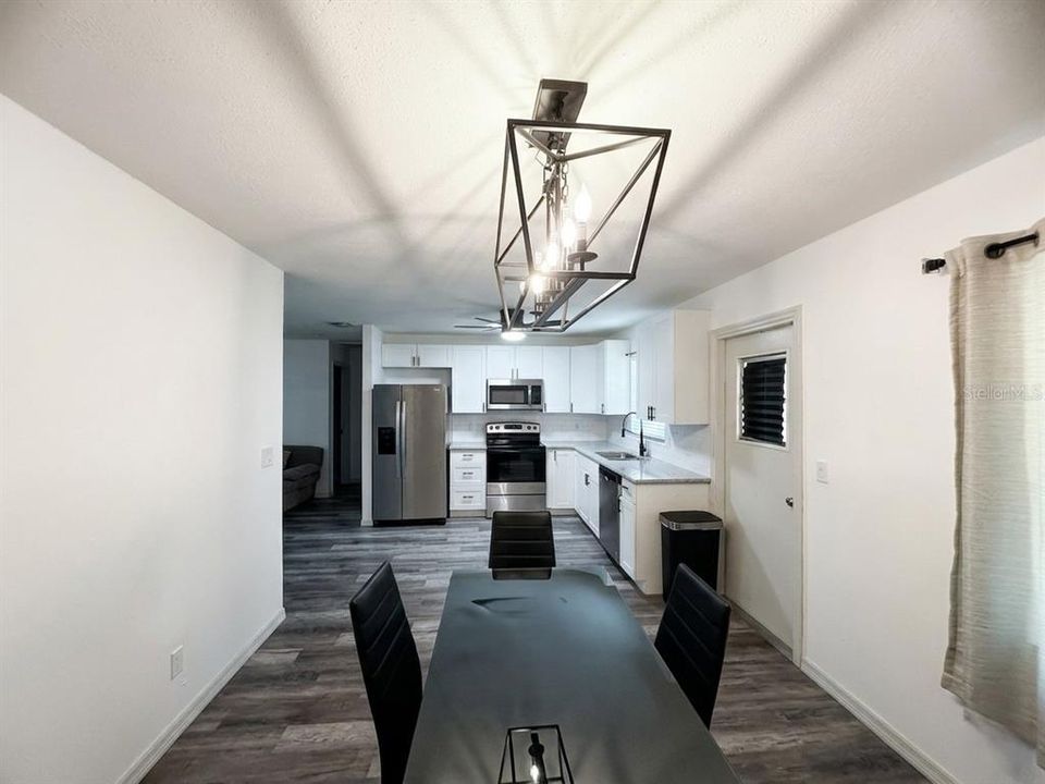 For Rent: $2,300 (4 beds, 2 baths, 1277 Square Feet)