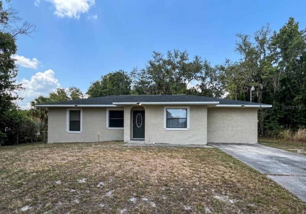 For Rent: $2,300 (4 beds, 2 baths, 1277 Square Feet)