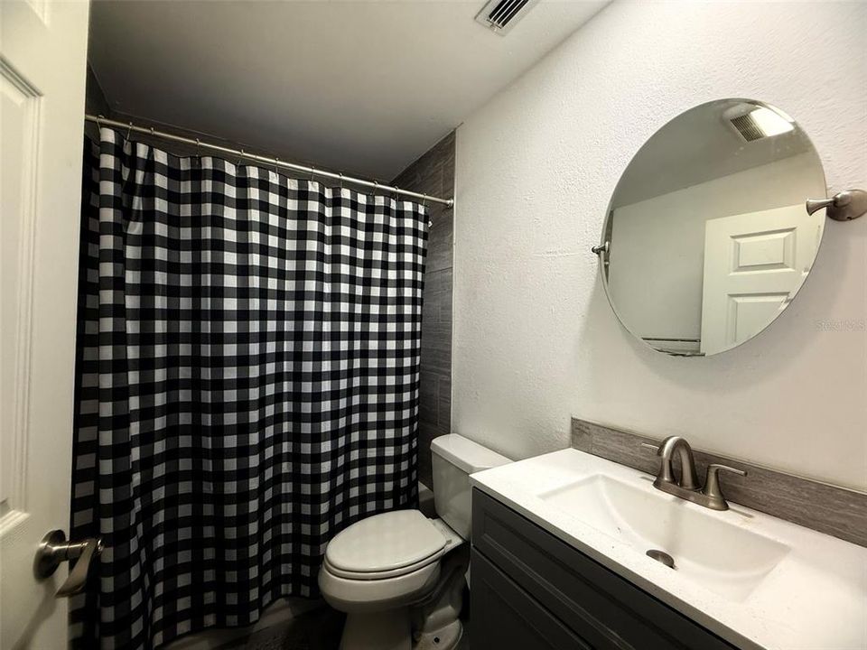 For Rent: $2,300 (4 beds, 2 baths, 1277 Square Feet)