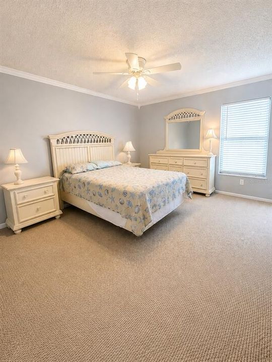 For Sale: $230,000 (2 beds, 2 baths, 1072 Square Feet)