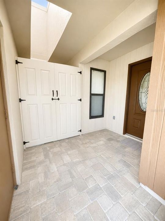 For Sale: $230,000 (2 beds, 2 baths, 1072 Square Feet)