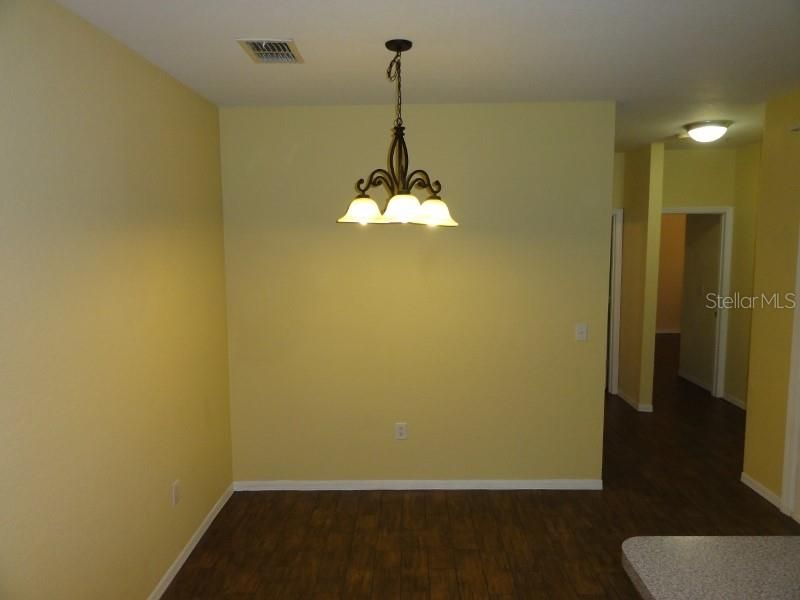 For Rent: $1,895 (4 beds, 2 baths, 1368 Square Feet)