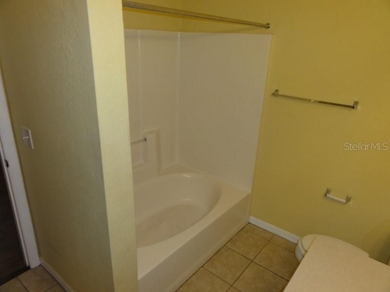 For Rent: $1,895 (4 beds, 2 baths, 1368 Square Feet)