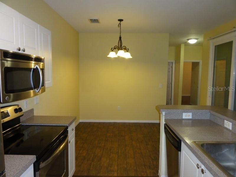 For Rent: $1,895 (4 beds, 2 baths, 1368 Square Feet)