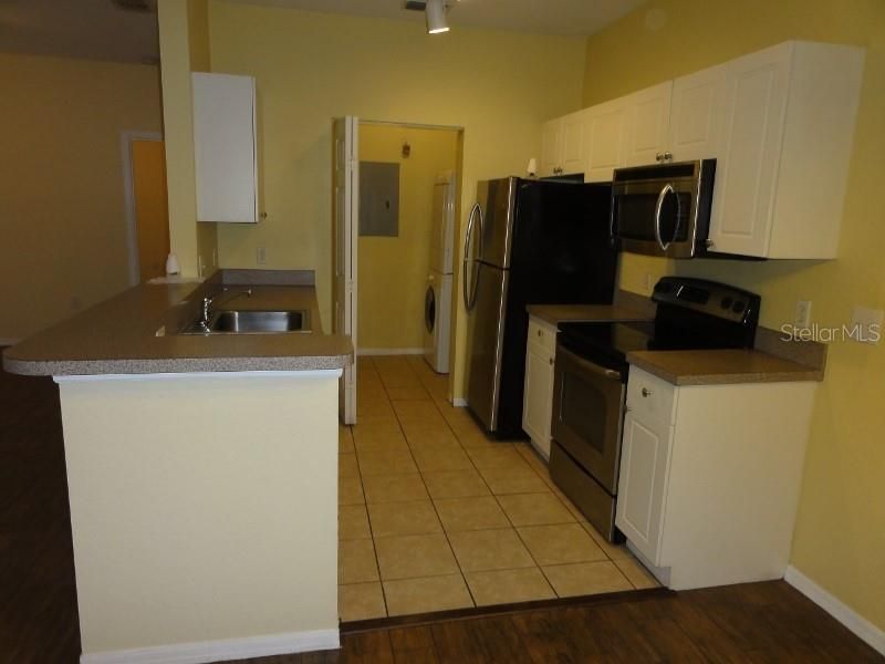 For Rent: $1,895 (4 beds, 2 baths, 1368 Square Feet)