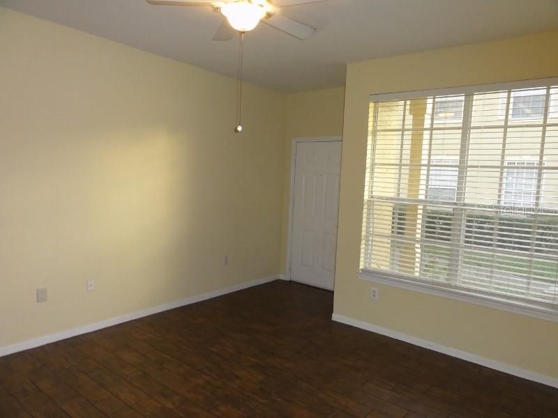 For Rent: $1,895 (4 beds, 2 baths, 1368 Square Feet)