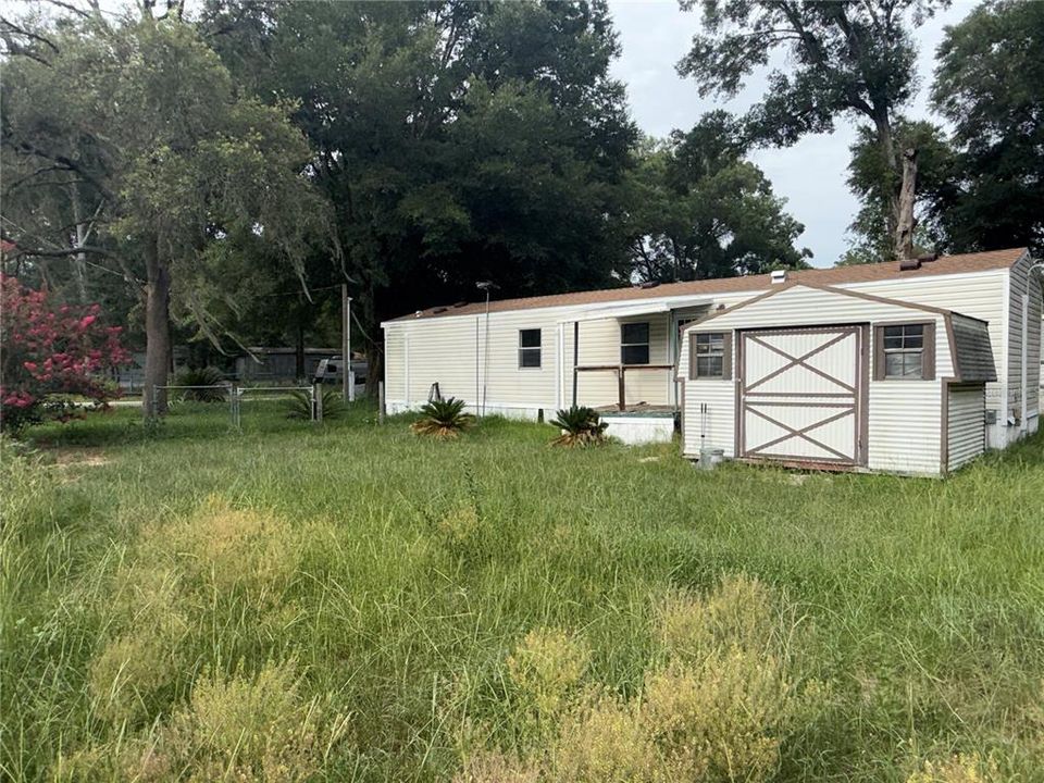 For Sale: $100,000 (2 beds, 1 baths, 728 Square Feet)