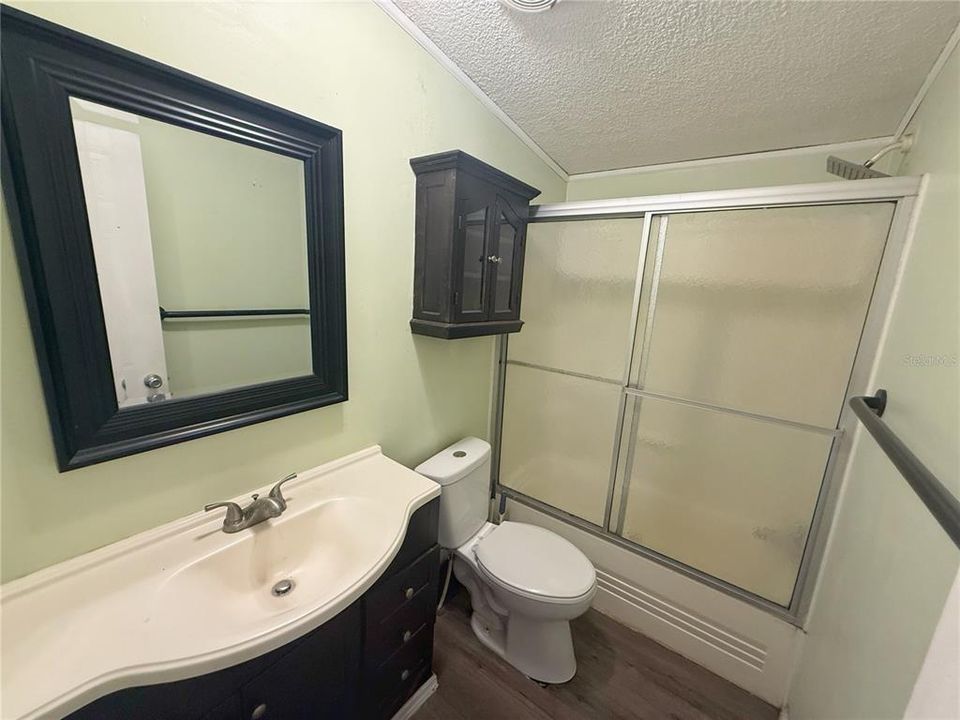 For Sale: $100,000 (2 beds, 1 baths, 728 Square Feet)