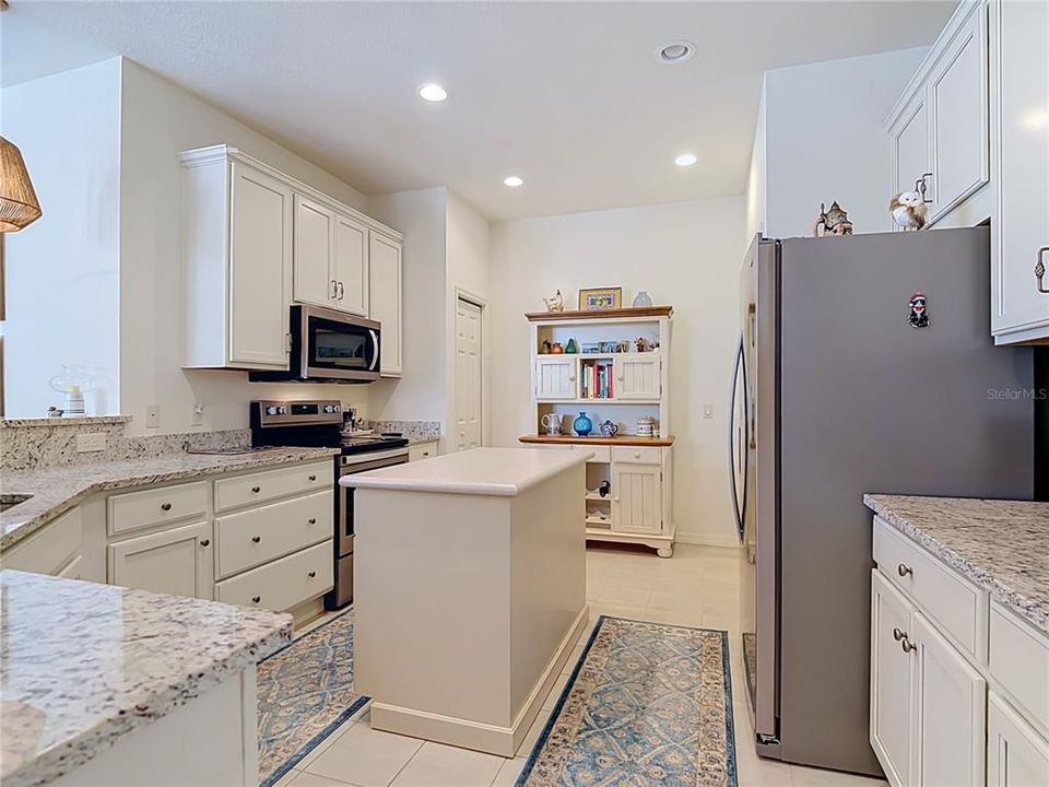 For Sale: $242,000 (2 beds, 2 baths, 1350 Square Feet)