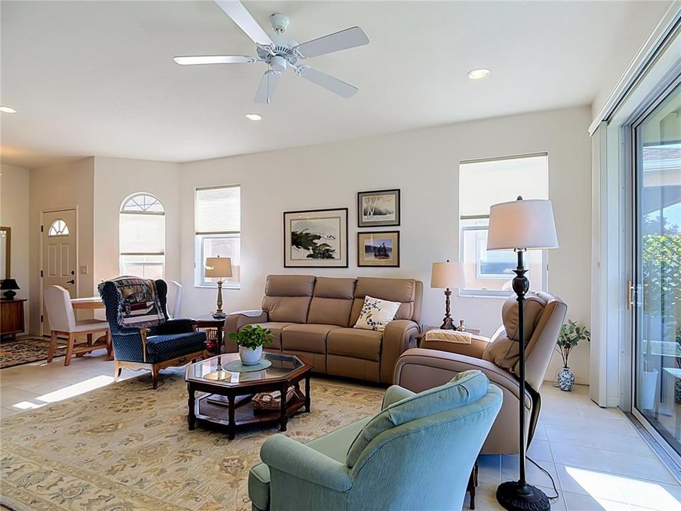 For Sale: $242,000 (2 beds, 2 baths, 1350 Square Feet)