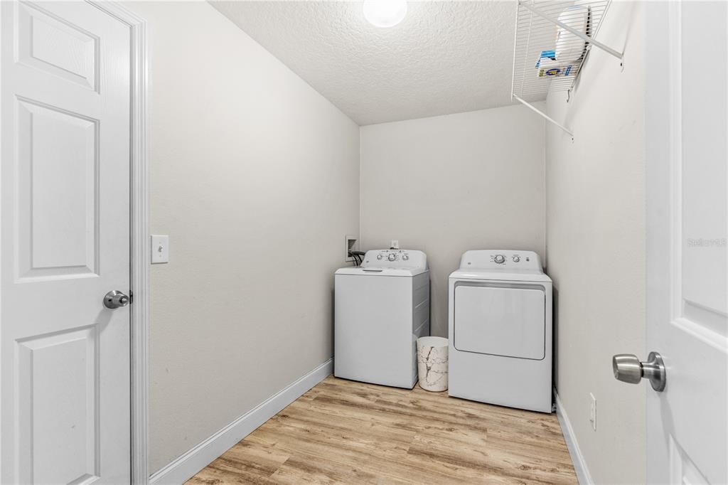 For Sale: $299,900 (3 beds, 2 baths, 1346 Square Feet)
