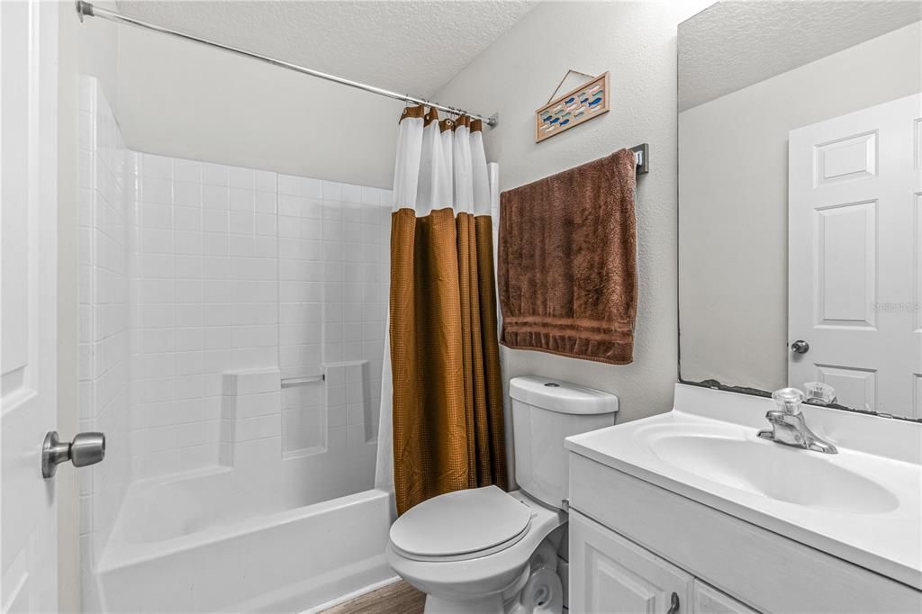 For Sale: $299,900 (3 beds, 2 baths, 1346 Square Feet)