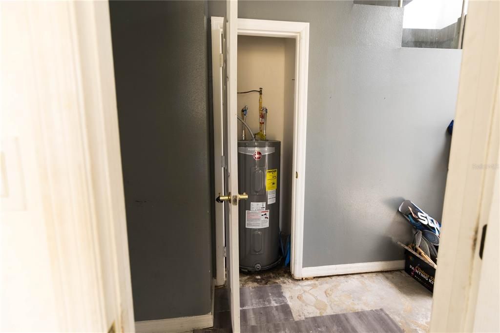 На продажу: $209,900 (3 спален, 2 ванн, 1728 Квадратных фут)