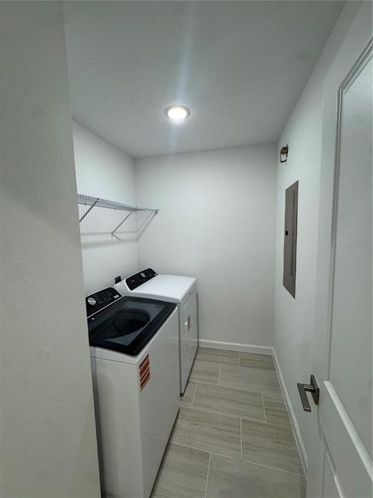 En Venta: $415,000 (3 camas, 2 baños, 2002 Pies cuadrados)