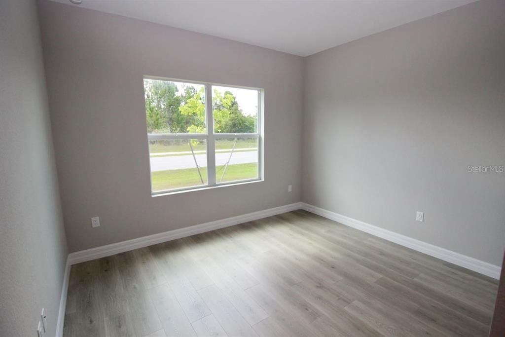 For Sale: $359,000 (4 beds, 3 baths, 2092 Square Feet)