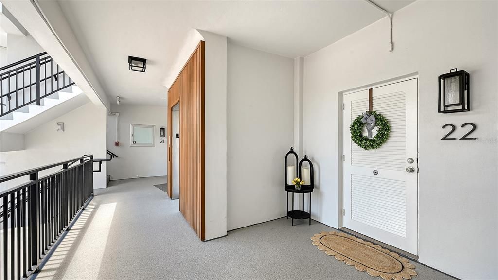 For Sale: $935,000 (2 beds, 2 baths, 1168 Square Feet)