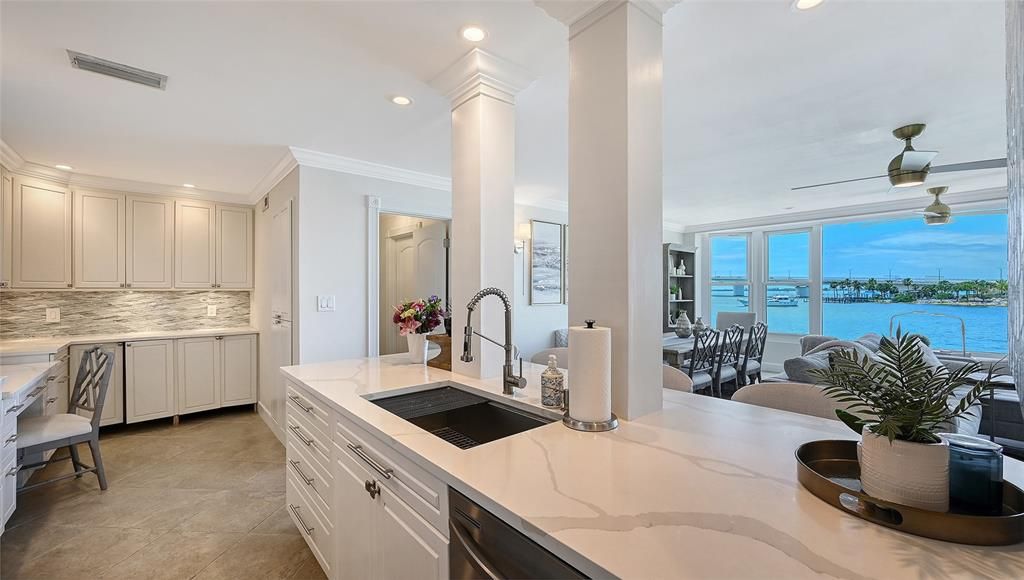 For Sale: $935,000 (2 beds, 2 baths, 1168 Square Feet)
