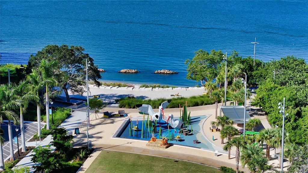 For Sale: $935,000 (2 beds, 2 baths, 1168 Square Feet)